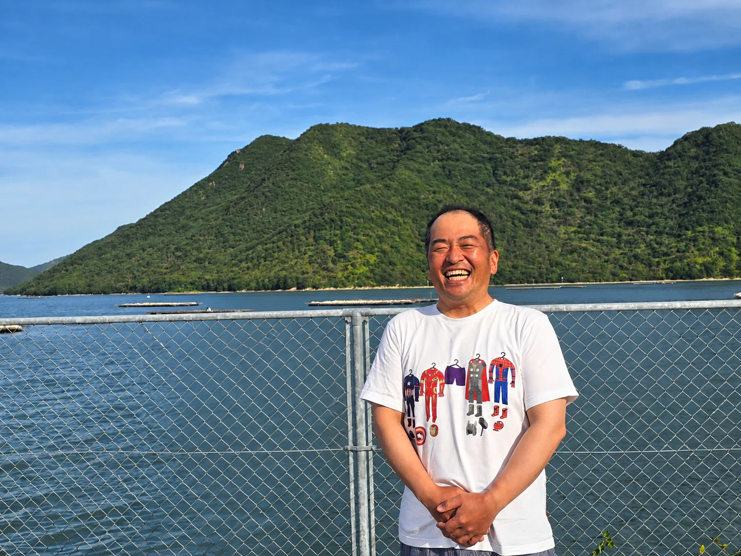日生の海で牡蠣を育てる藤生泰輔